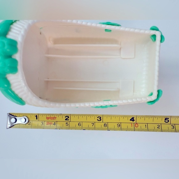 Vintage Cabbage Patch Kids Wind Up Cream & Green Doll Cradle | Doll NOT Included - Picture 8 of 8
